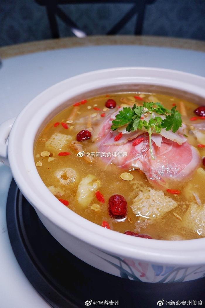 來自@貴陽美食排行榜 推薦的王氏云南天麻雞